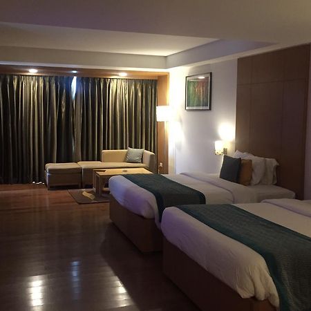Lemon Tree Hotel, Дехрадун Екстериор снимка