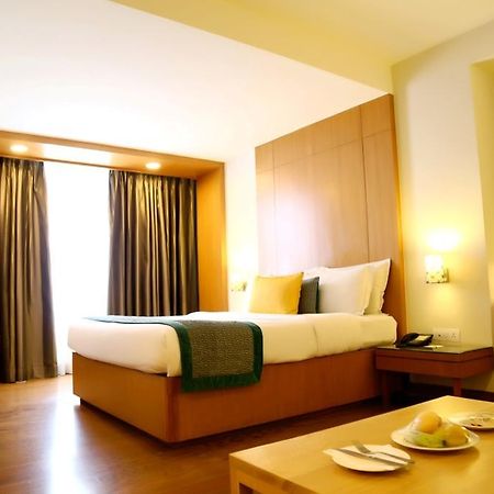 Lemon Tree Hotel, Дехрадун Екстериор снимка