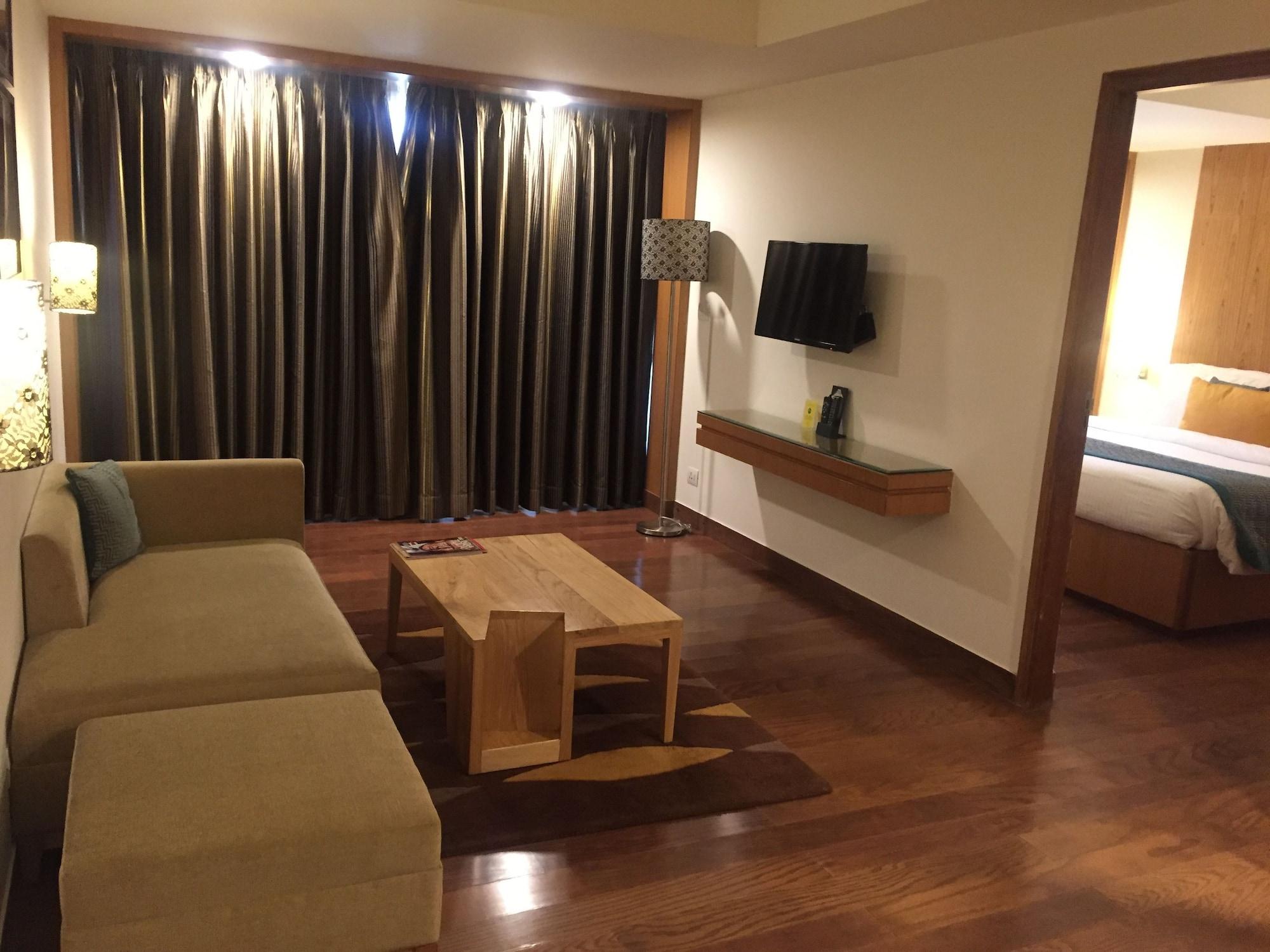 Lemon Tree Hotel, Дехрадун Екстериор снимка