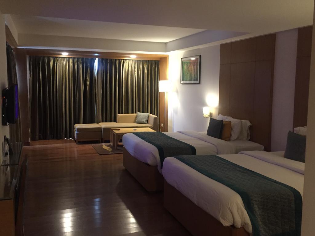 Lemon Tree Hotel, Дехрадун Екстериор снимка