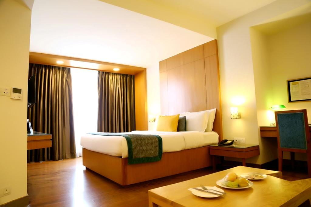 Lemon Tree Hotel, Дехрадун Екстериор снимка