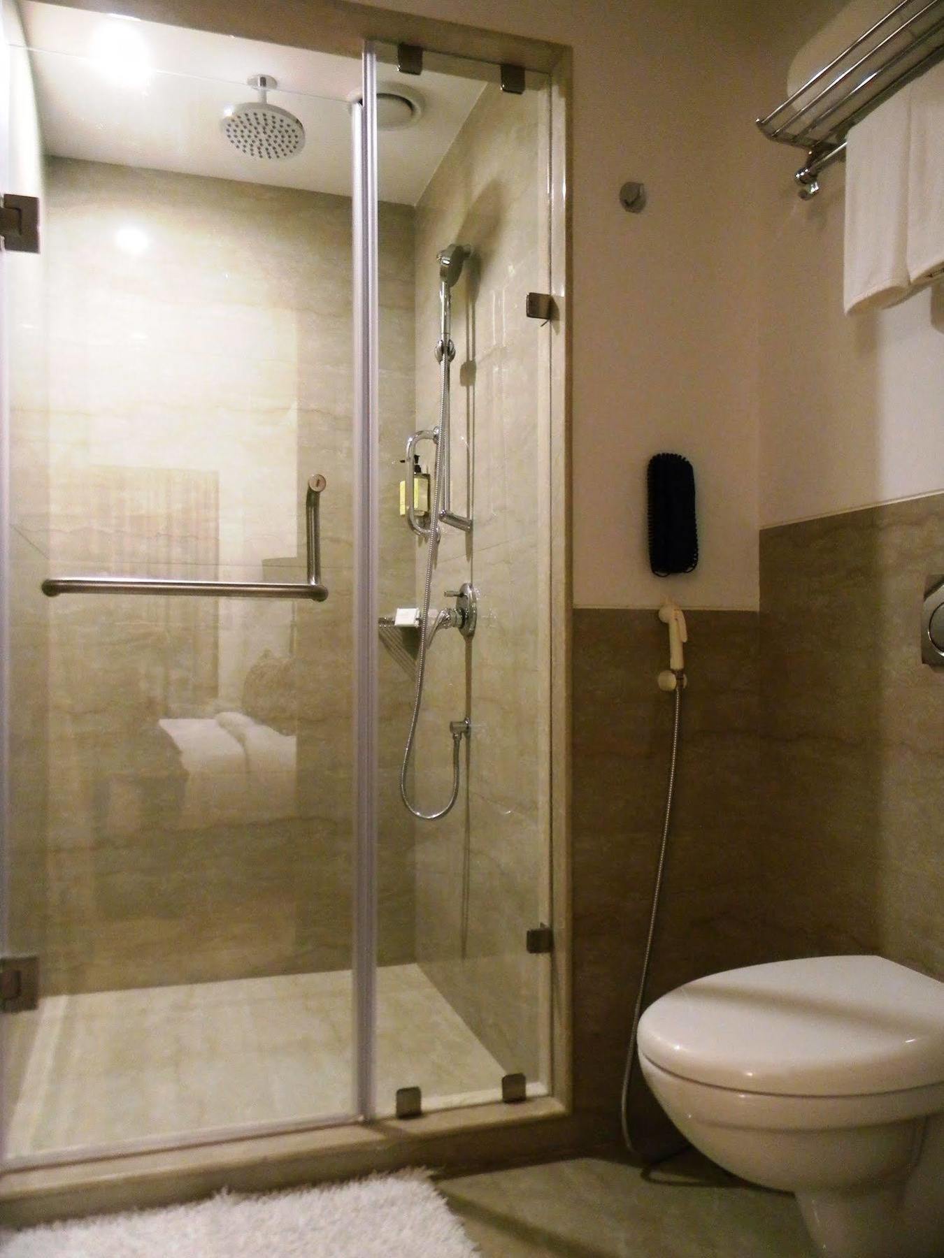 Lemon Tree Hotel, Дехрадун Екстериор снимка