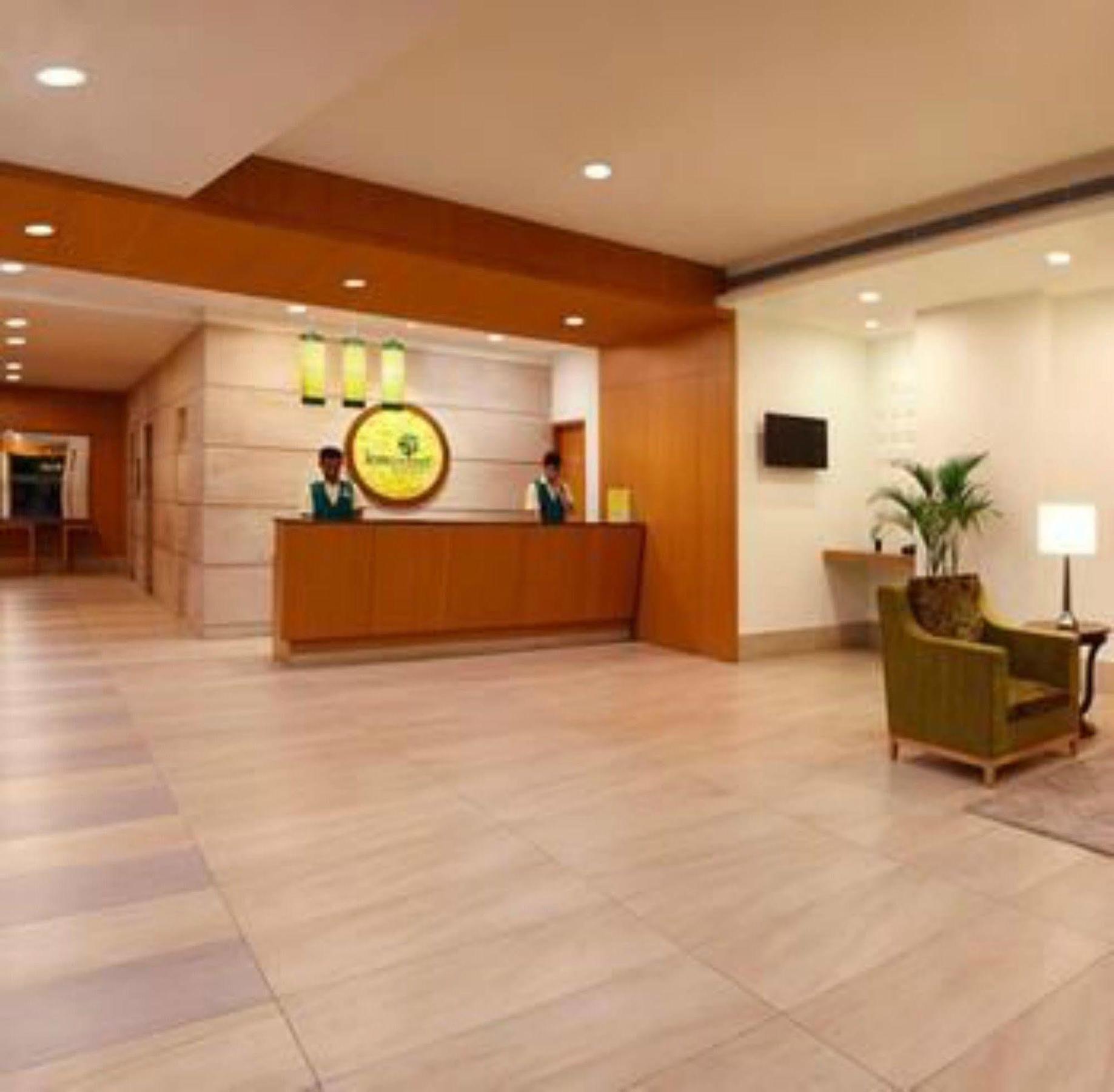 Lemon Tree Hotel, Дехрадун Екстериор снимка