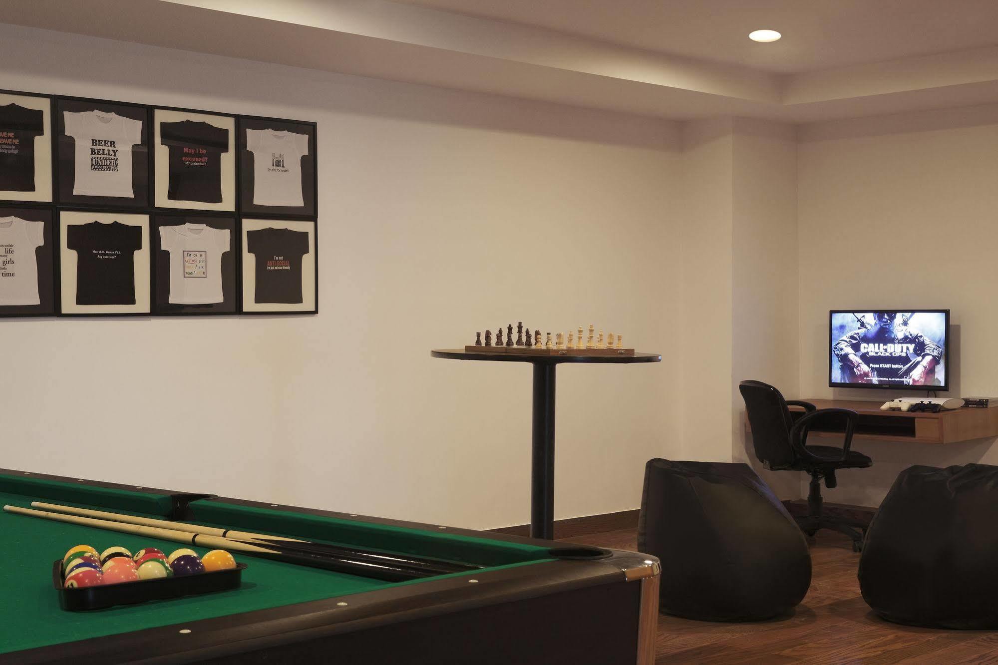 Lemon Tree Hotel, Дехрадун Екстериор снимка